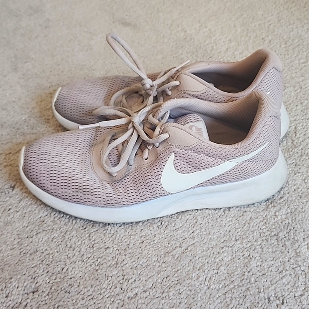 Nike Tanjun Pale Pink Shoes